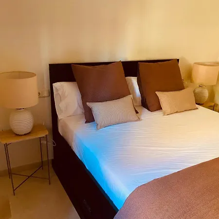 Lagos De Santa Maria Luxury Isabel マルベーリャ